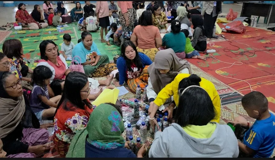 Sampah Plastik Disulap Jadi Kursi Ecobrick, Warga Desa Kuta Bangun Diajak Kelola Limbah Bernilai Ekonomis
