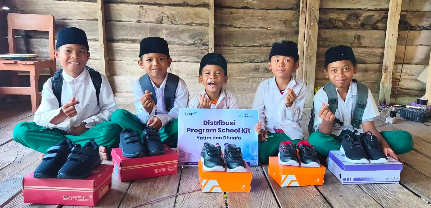 Ketika Sepasang Sepatu dan Bantuan Pangan Menjadi Harapan Baru Bagi Masyarakat di Pelosok Negeri