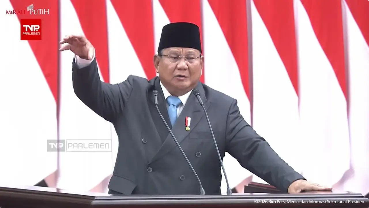 Prabowo Targetkan PLTS 100 GW Rampung 3 Tahun