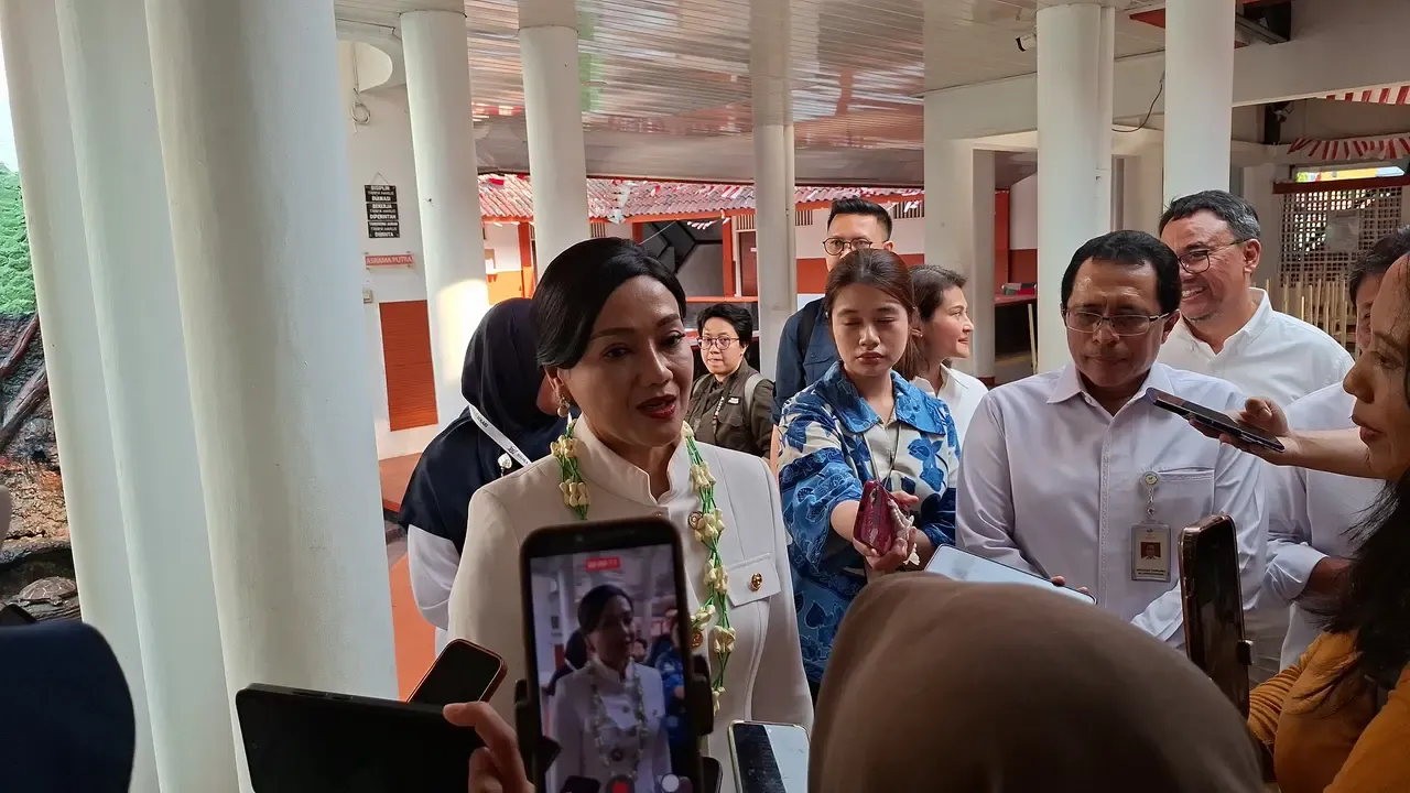 Ketua Dewan Komisioner OJK Sambut Destry Jadi Gubernur BI