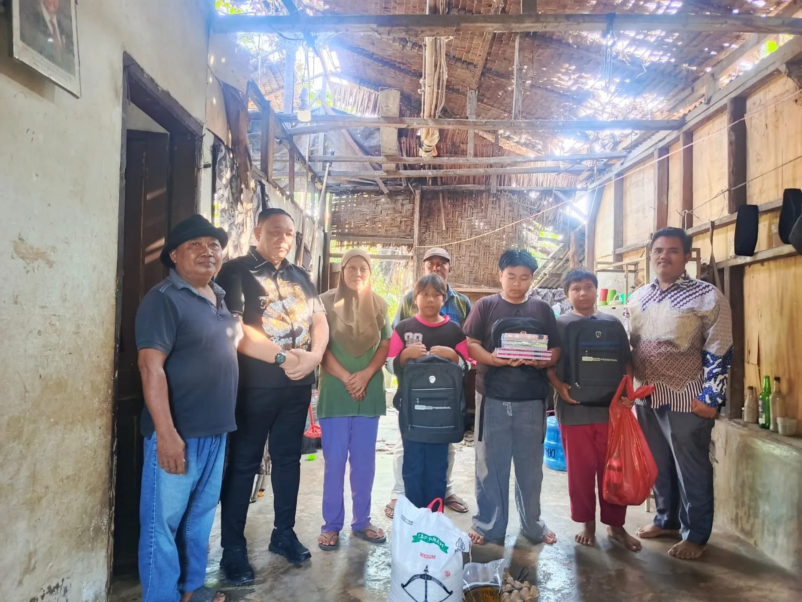 Saat Kunjungi Rumah Siswa SMP yang Butuh Bantuan, M Dahnil Ginting Kecewa Melihat Kinerja Kades Karang Anyar