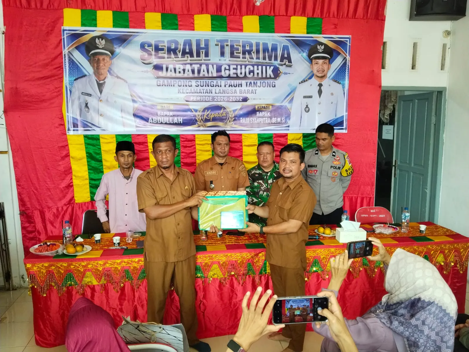 Sertijab Geuchik Sungai Pauh Tanjong, Camat Langsa Barat: Hilangkan Perbedaan Rajut Persatuan