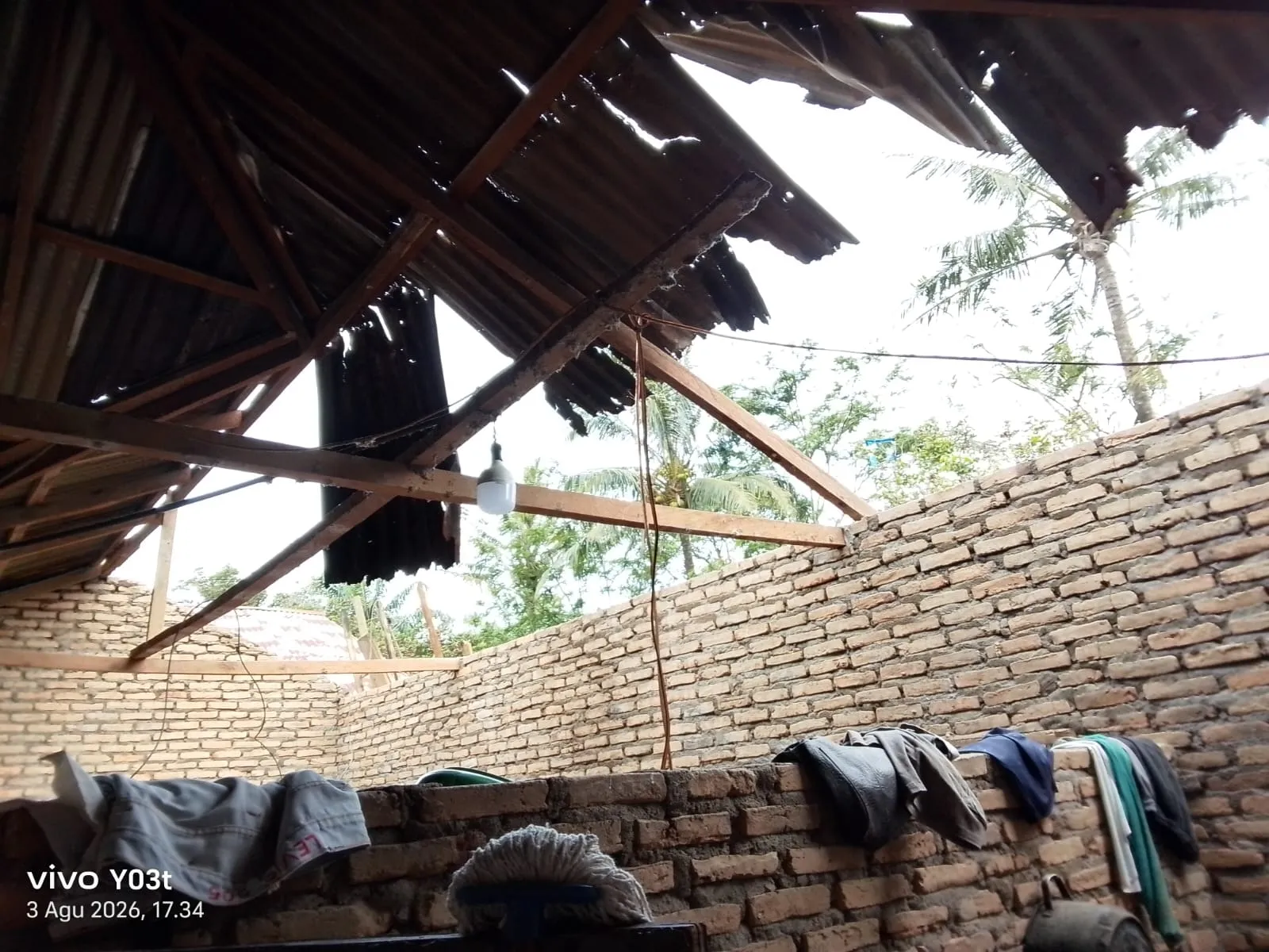 Angin Puting Beliung Terjang Tujuh Kecamatan di Sergai, 13 Rumah Rusak