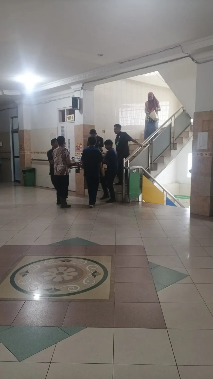 Lift Rusak, Keluarga Pasien Keluhkan Pelayanan RSU Djoelham Binjai