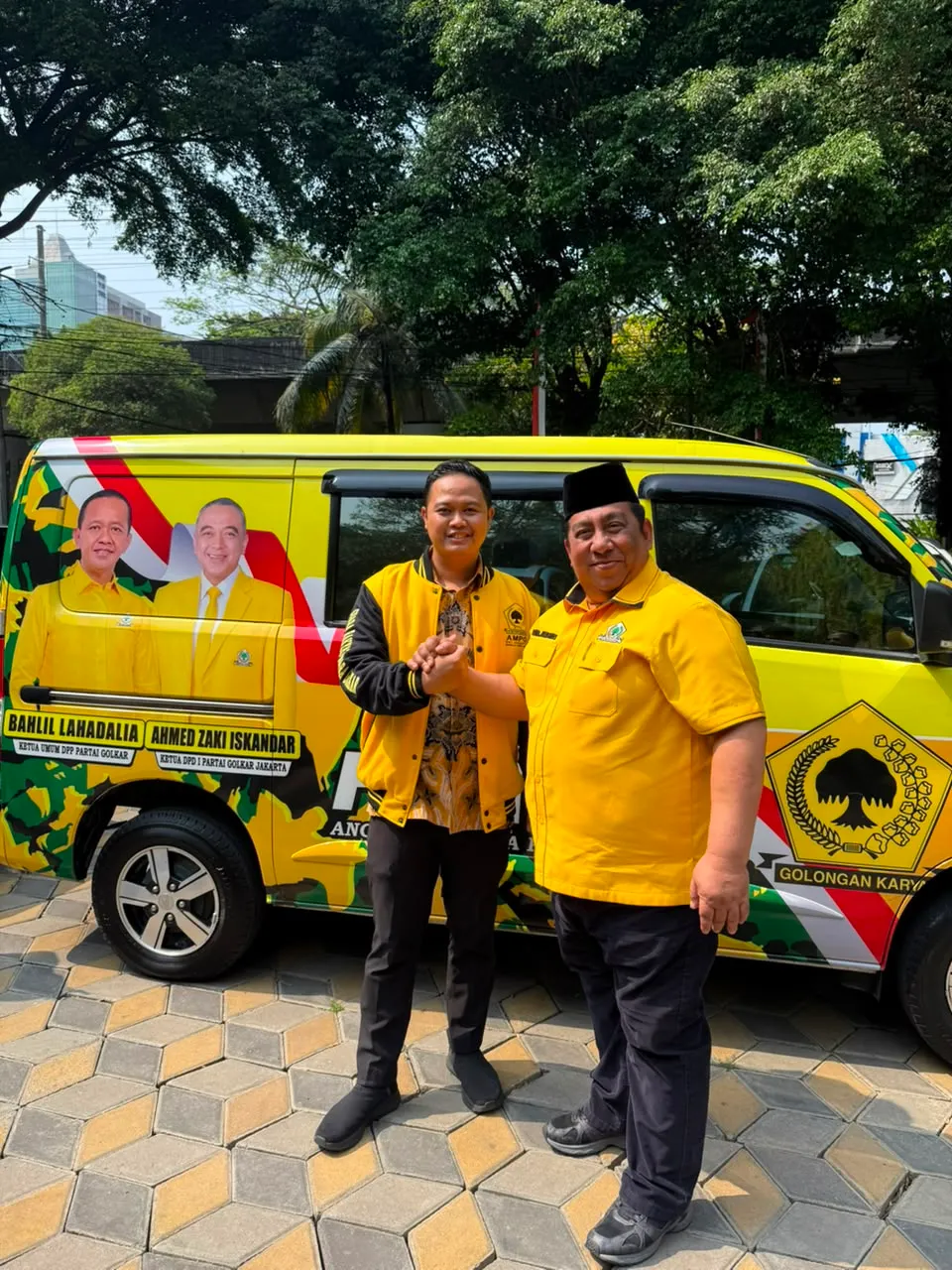 Ketum PP AMPG Serahkan Mobil Operasional Pembersih Rumah Ibadah Kepada AMPG DKI Jakarta