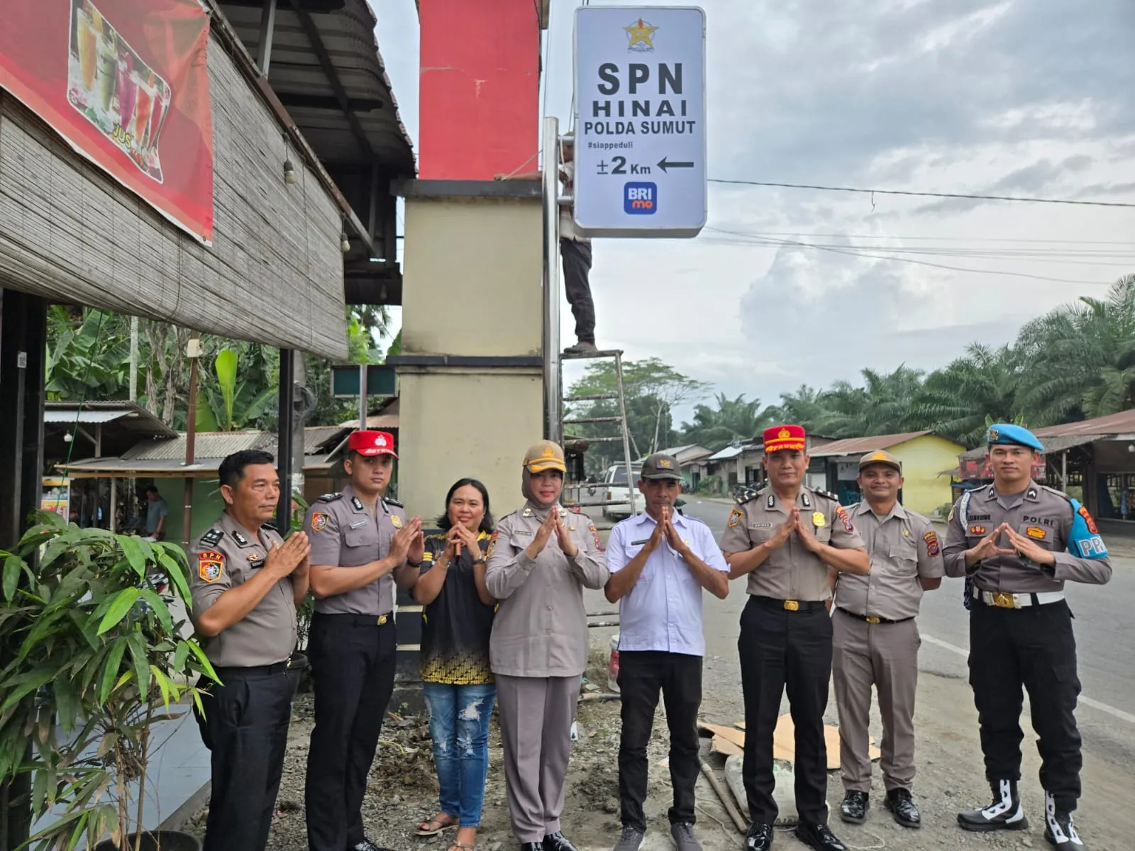 KA SPN Hinai Apresiasi Kepedulian BRI Stabat Pasang Pylon Penunjuk Arah SPN Polda Sumut