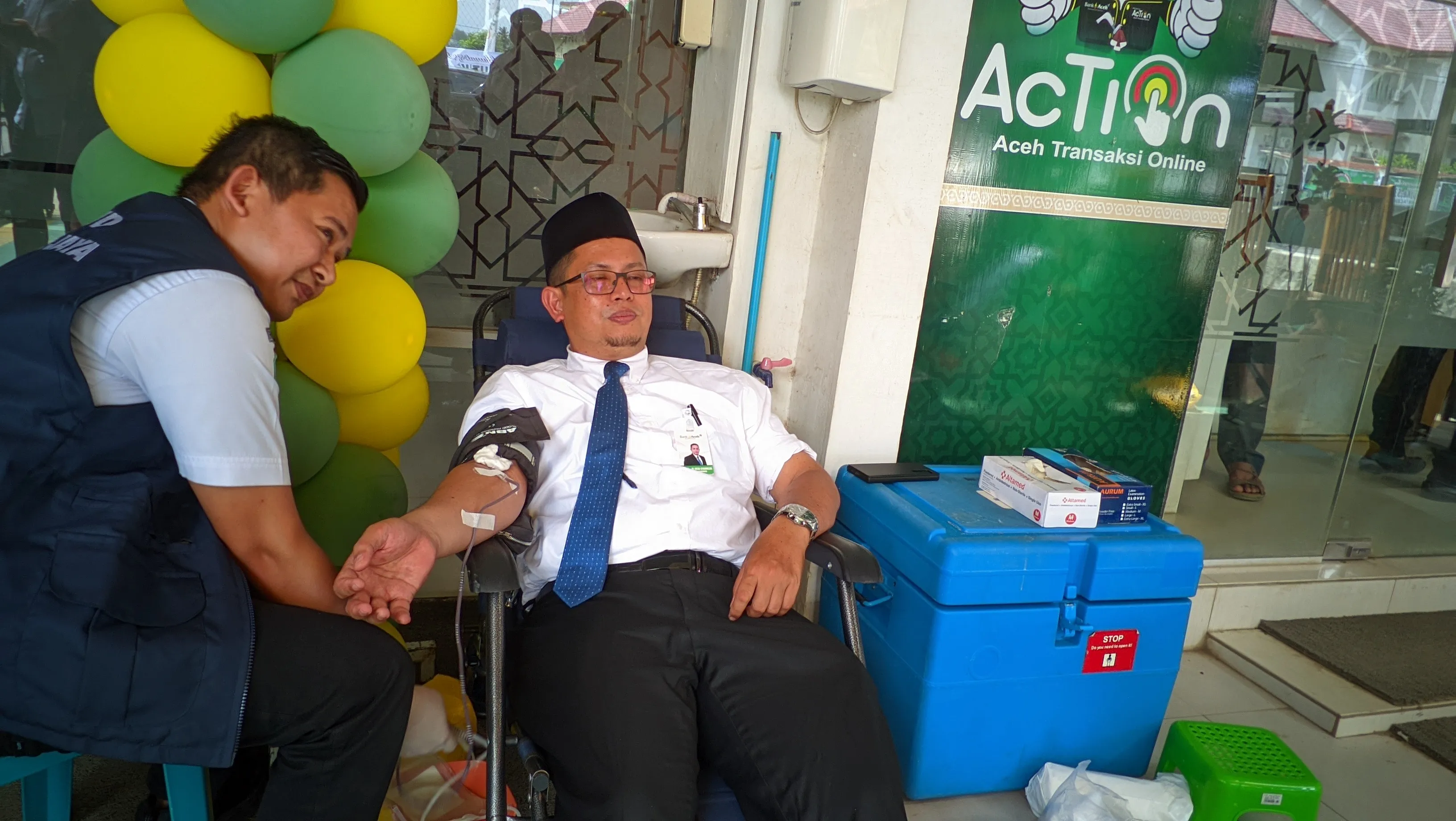 HUT ke-53, Bank Aceh Syariah Cabang Meureudu Kumpulkan 43 Kantong Darah
