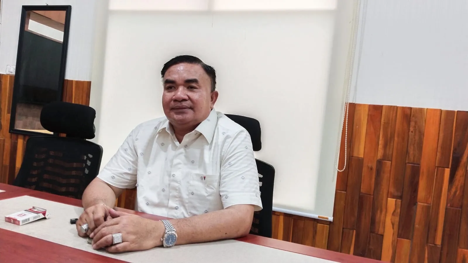 Bupati Agara Didampingi Kapolres Serahkan Bantuan Masa Panik Korban Kebakaran Pesantren