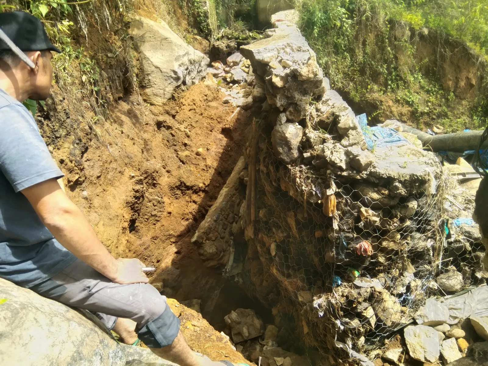 Saluran Irigasi Aek Roburan di PSM Rusak, 500 Hektare Sawah Terancam Kekeringan