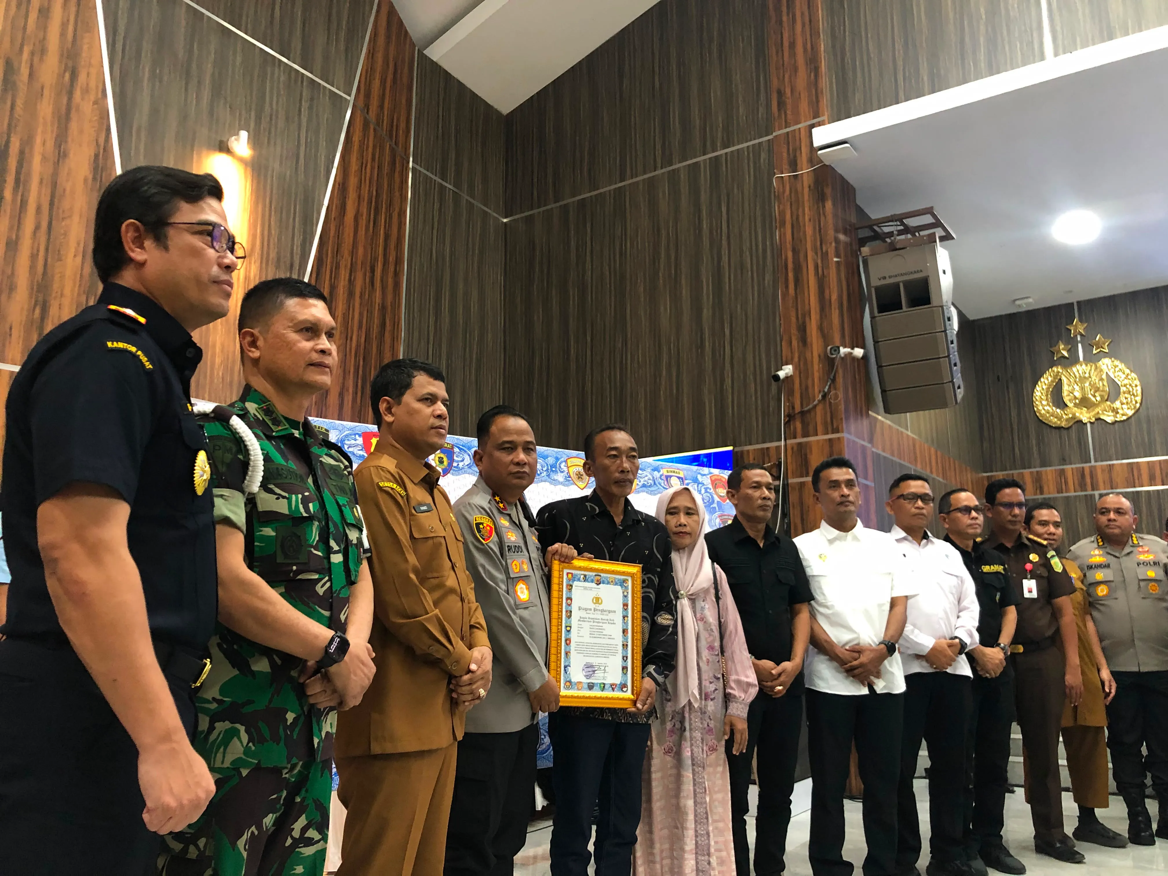Bantu Polisi Hadang Pelaku Narkoba, Kapolda Aceh Beri Almarhum Pratu Galuh Penghargaan