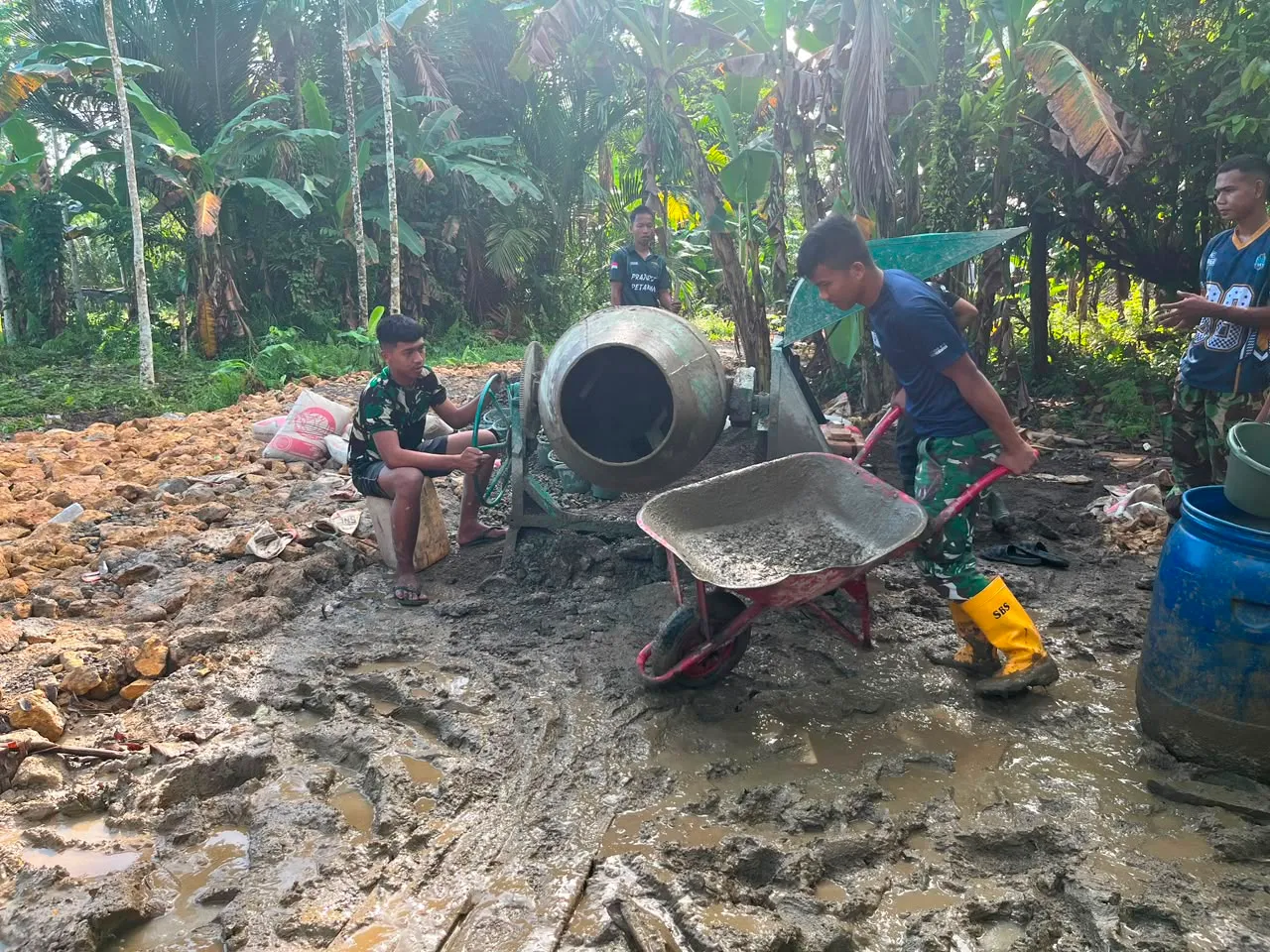 Progres Tembus 31 Persen, Jembatan Gantung Sungai Afia Terus Dikerjakan untuk Mudahkan Akses Warga