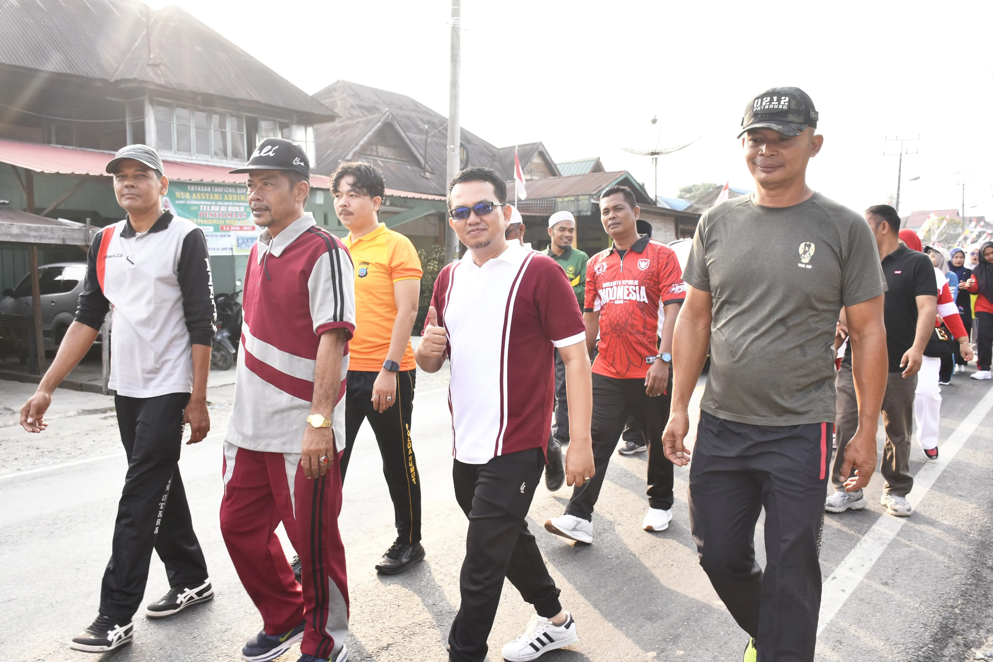 Peringati HUT ke-81 RI, Forkopimcam Panyabungan Utara dan DPC Papdesi Madina Gelar Jalan Santai