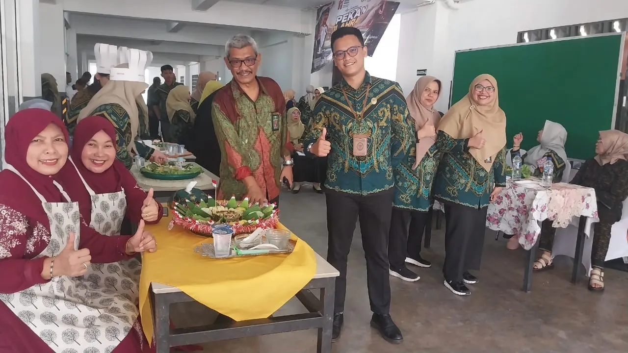 Lomba Ngulek Rujak Ikut Meriahkan HUT ke-81 RI di PT BNA