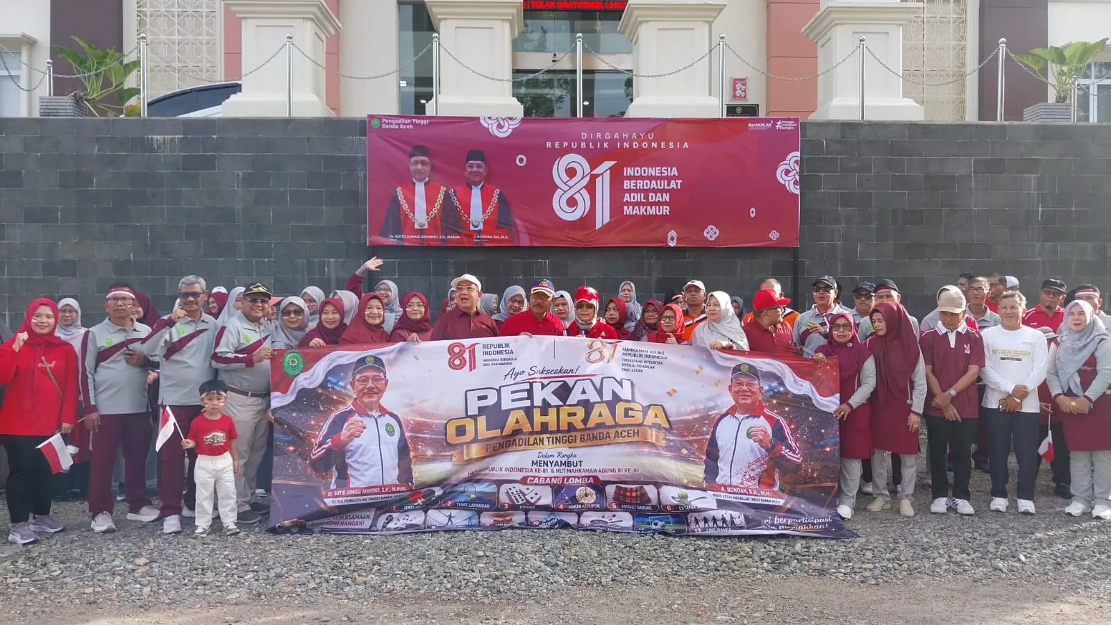 KPT dan istri Berbaur Bersama Keluarga Besar PT BNA Ikut Gerak Jalan Santai