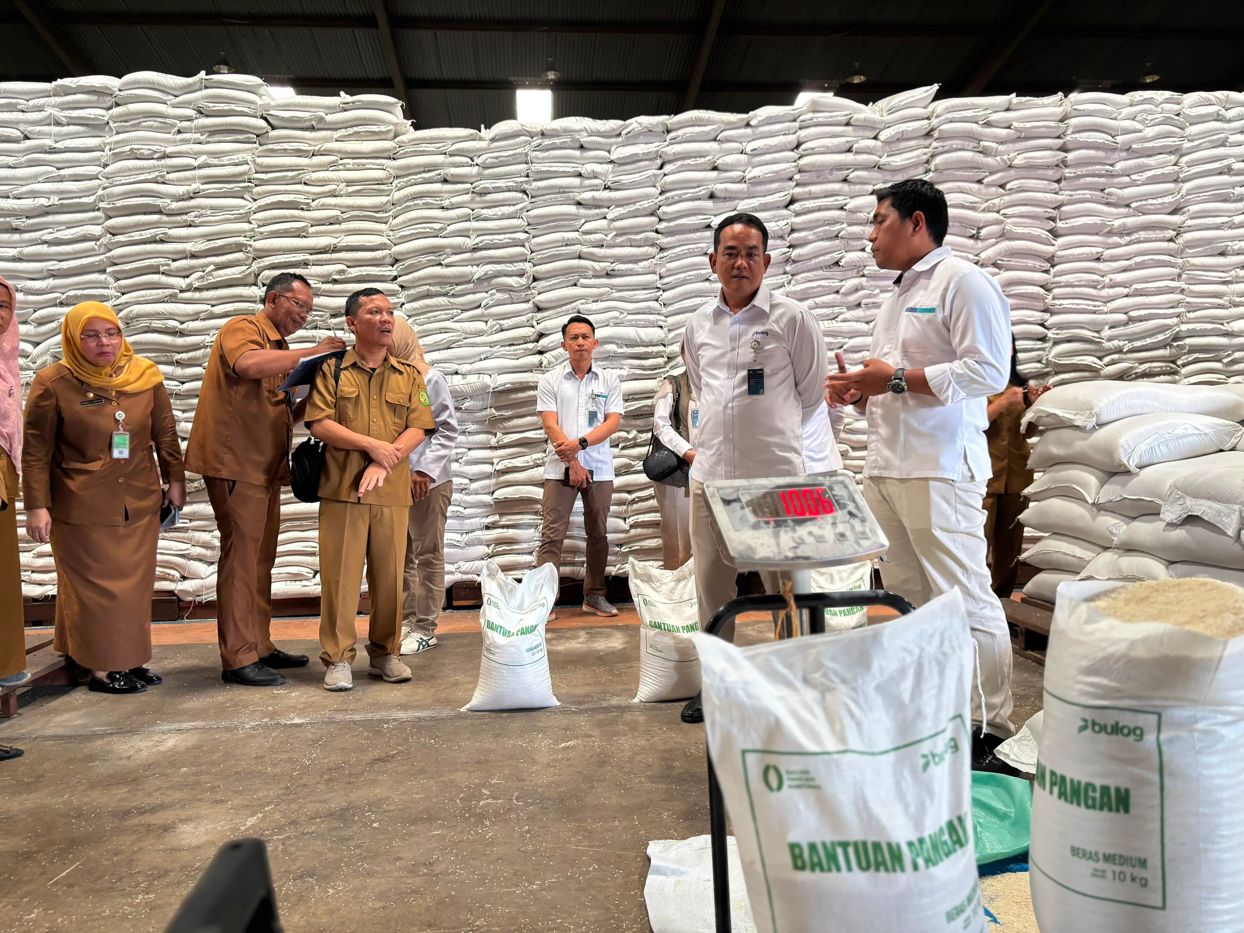 Bulog Sumut Salurkan Beras dan Minyakita Sesuai Ketentuan Pemerintah, Stok Aman, Harga Sesuai HET