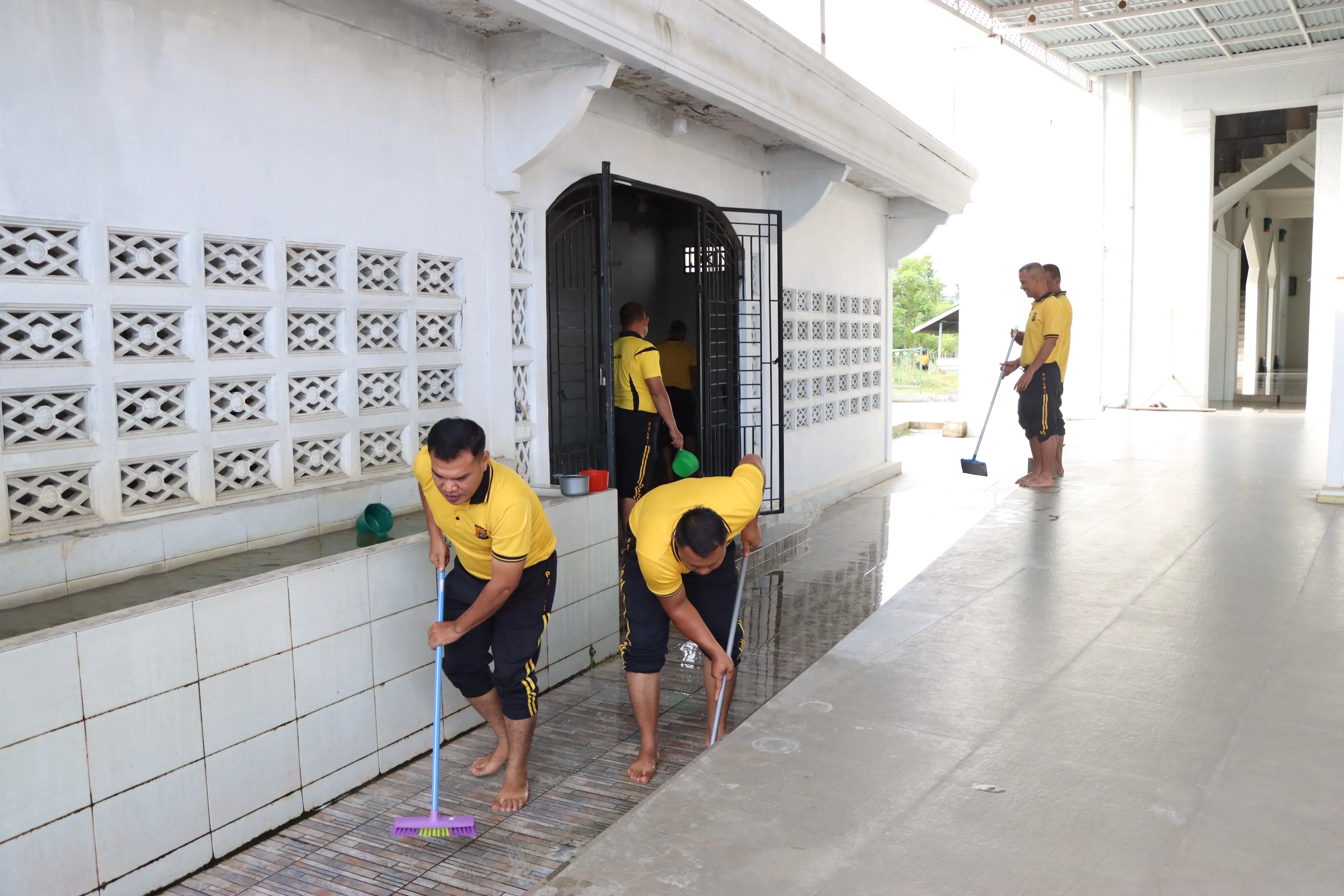Semangat Kemerdekaan Lewat Gotong Royong