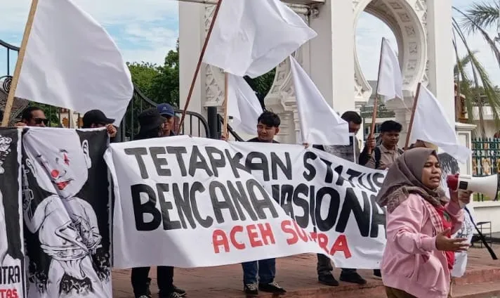 Koalisi Masyarakat Sipil Kibarkan Bendera Putih, Desak Pusat Tetapkan Bencana Sumatra Sebagai Bencana Nasional
