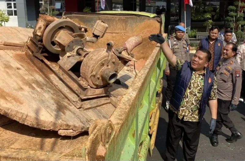 Polda Kepri Bongkar Tambang Pasir Ilegal di Batam, 4 Ton Bukti Disita, 3 Tersangka Diamankan
