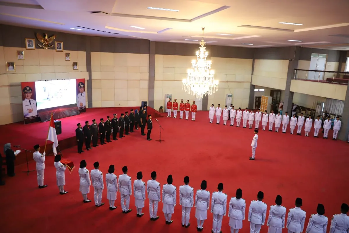 Bupati Tapsel Kukuhkan Paskibra