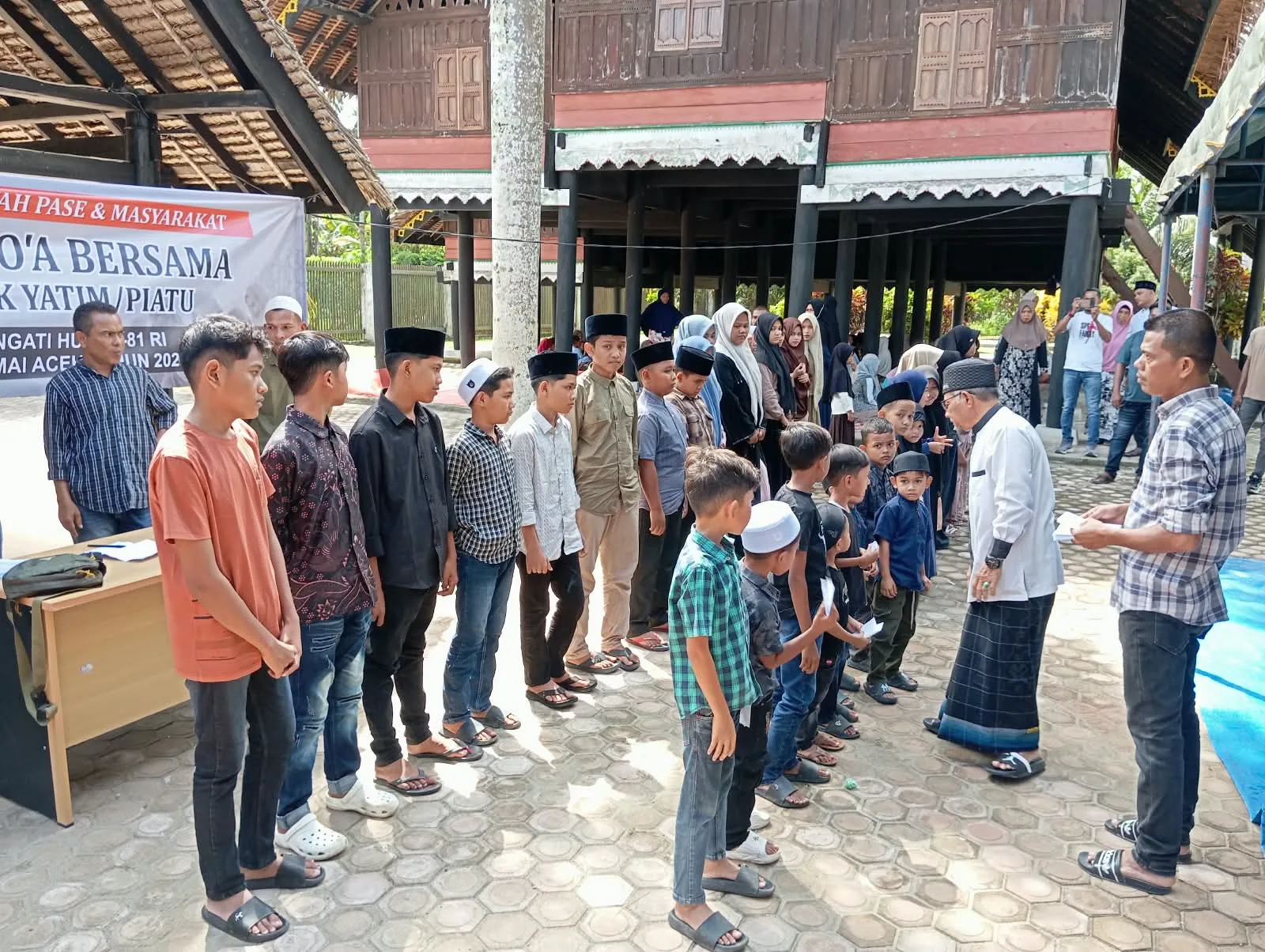 Memperingati HUT RI dan Perdamaian Aceh di Rumah Pahlawan Nasional Cut Meutia