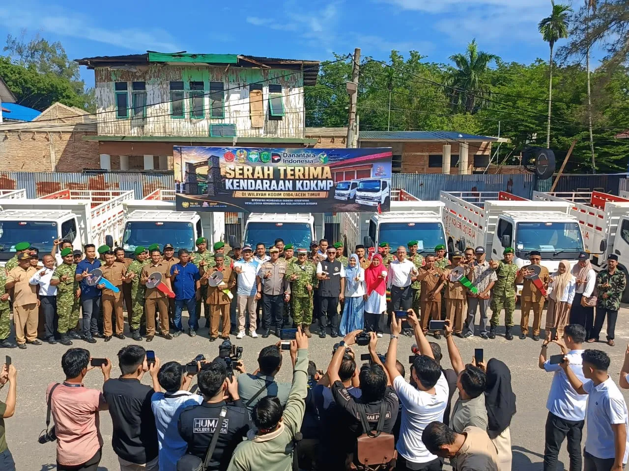 Dorong Penguatan Ekonomi Gampong, Pemko Langsa Serahkan Kendaraan Operasional Koperasi Merah Putih