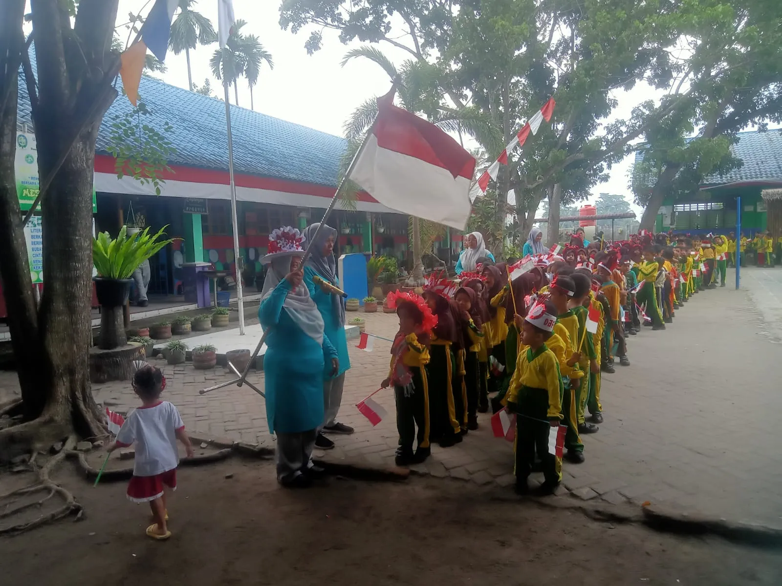 Gebyar HUT ke-81 RI, Ratusan Murid SDN 105336 Ikuti Jalan Santai