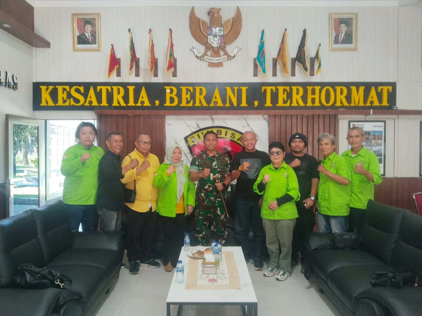 Sambangi Markas Yonif 125/Simbisa, FWTM Disambut Hangat Danyonif Letkol Inf. Hari Mughnii Nagara