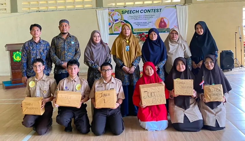 SMA Nurul ‘Ilmi P.Sidimpuan Uji Kemampuan Siswa Tampil di Forum melalui Speeach Contest HUT Ke-81 RI