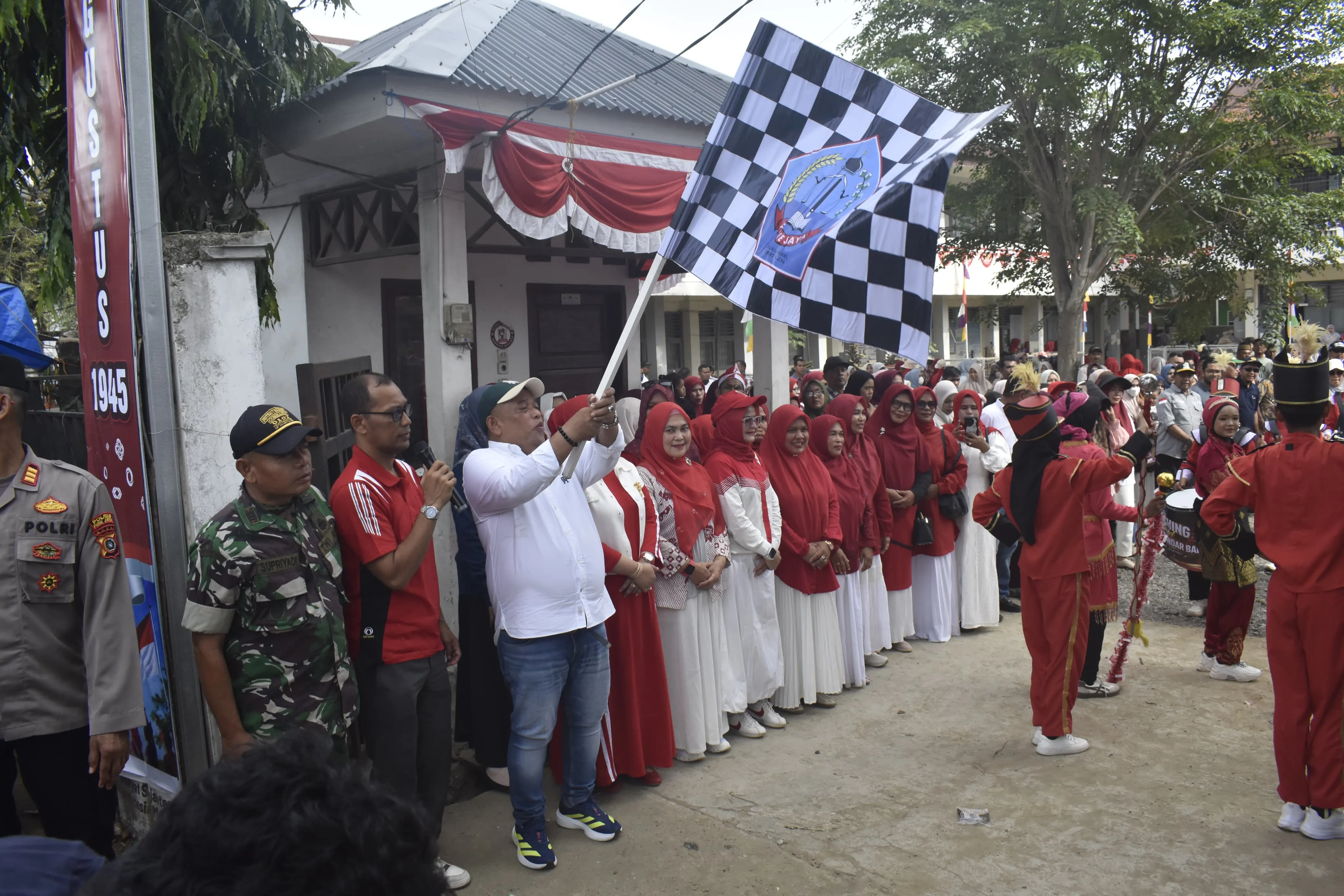 Karnaval Kemerdekaan HUT ke-81 RI Meriah, 7.000 Peserta Padati Jalan Protokol Meureudu