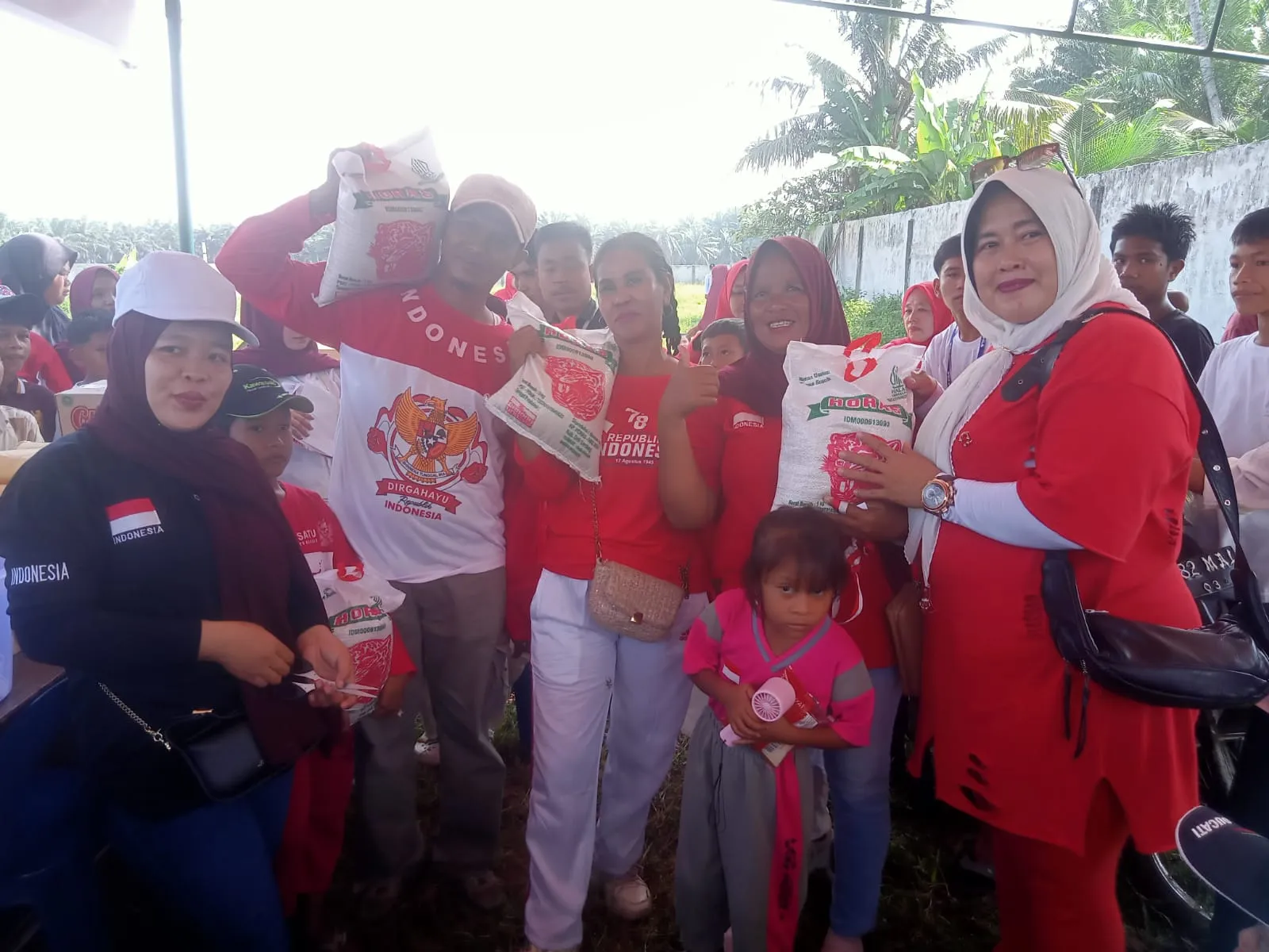 Pemdes Pantai Labu Baru Sediakan Ratusan Hadiah untuk Lomba Jalan Santai Sambut HUT ke-81 RI
