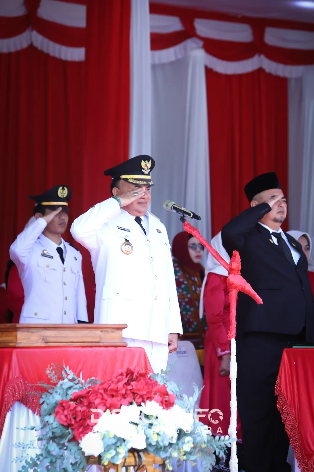 Di Agara, Upacara HUT Ke-81 Kemerdekaan RI Diwarnai Pemberian Bingkisan