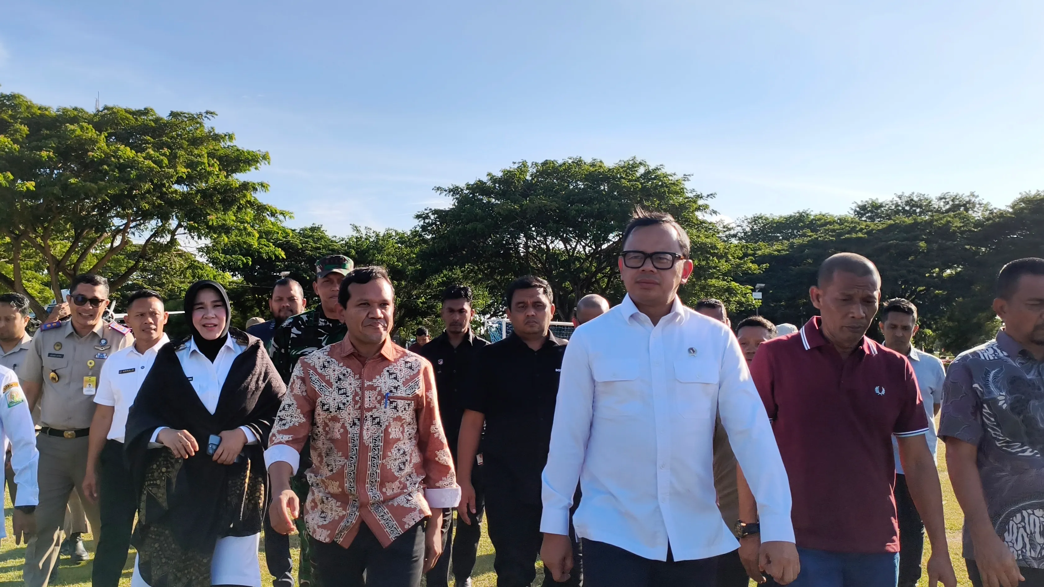Wagub Aceh Bersama Wamendagri Tinjau Langsung Lapangan Blang Padang