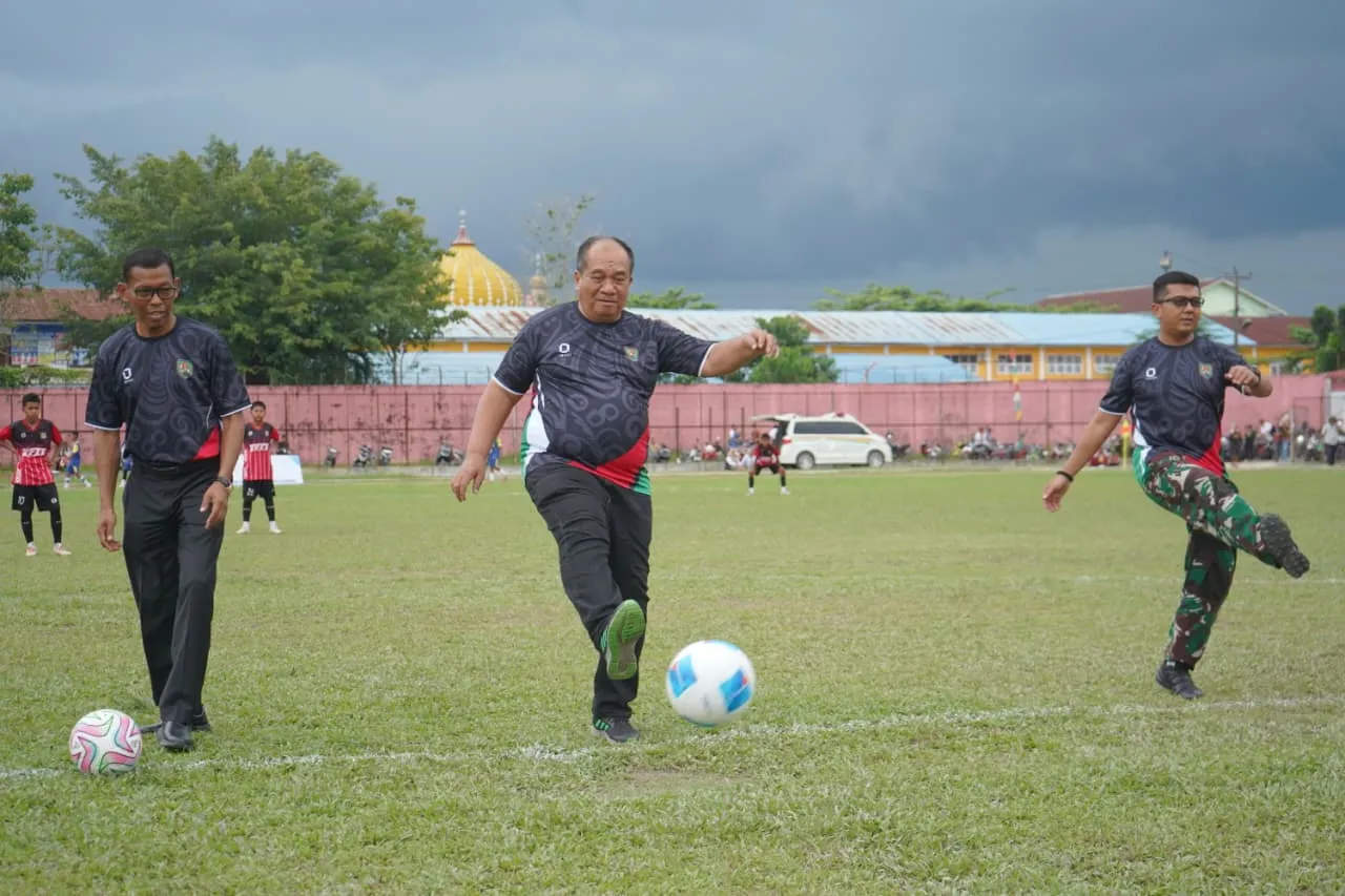 Bupati Asahan Buka Turnamen Sepak Bola U-15: Ciptakan Bibit Berkualitas