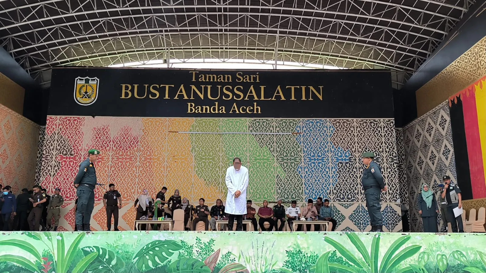 Ajudan Kepala DPRA, Palee, Dicambuk 22 Kali Bersama 10 Terpidana Lain