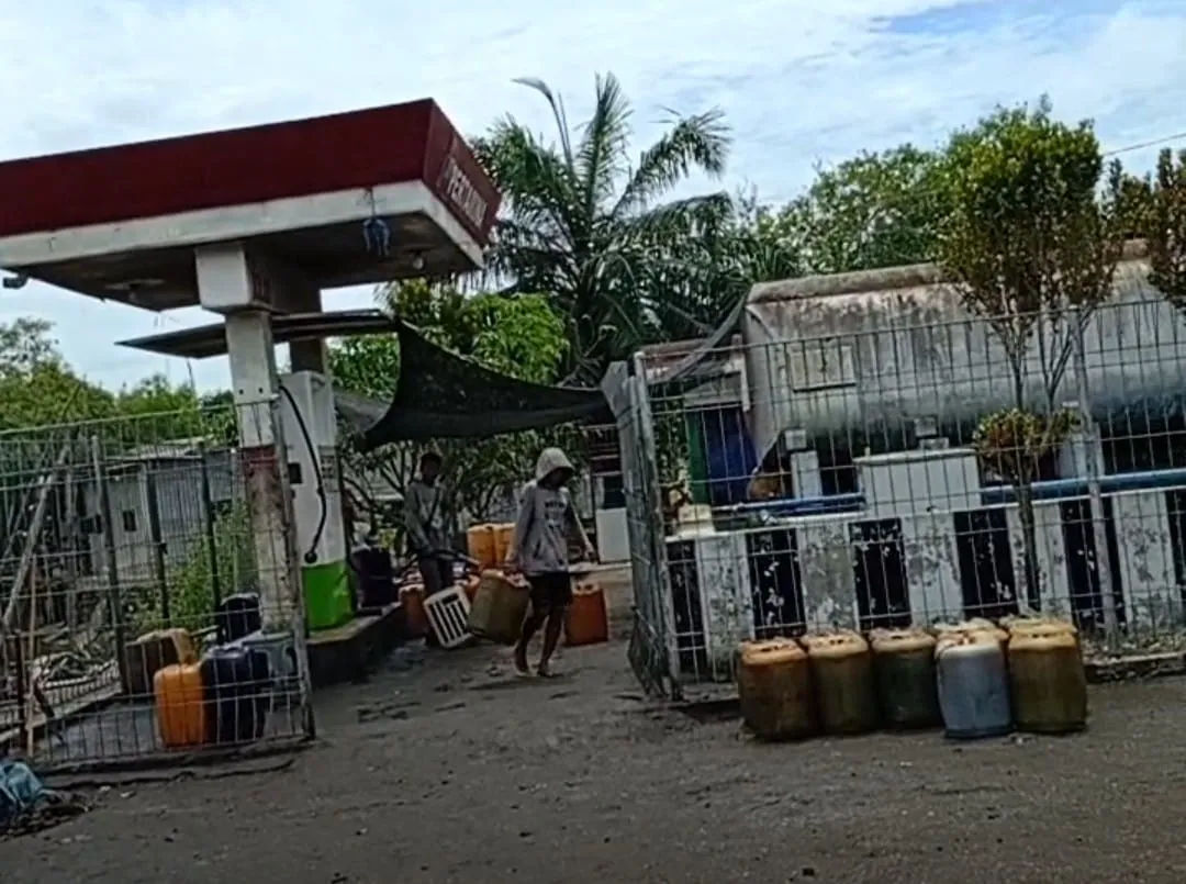 Nelayan Kecil Keluhkan Sulit Dapat Solar Subsidi, Aktivitas Jeriken di SPBUN Sialang Buah Disorot