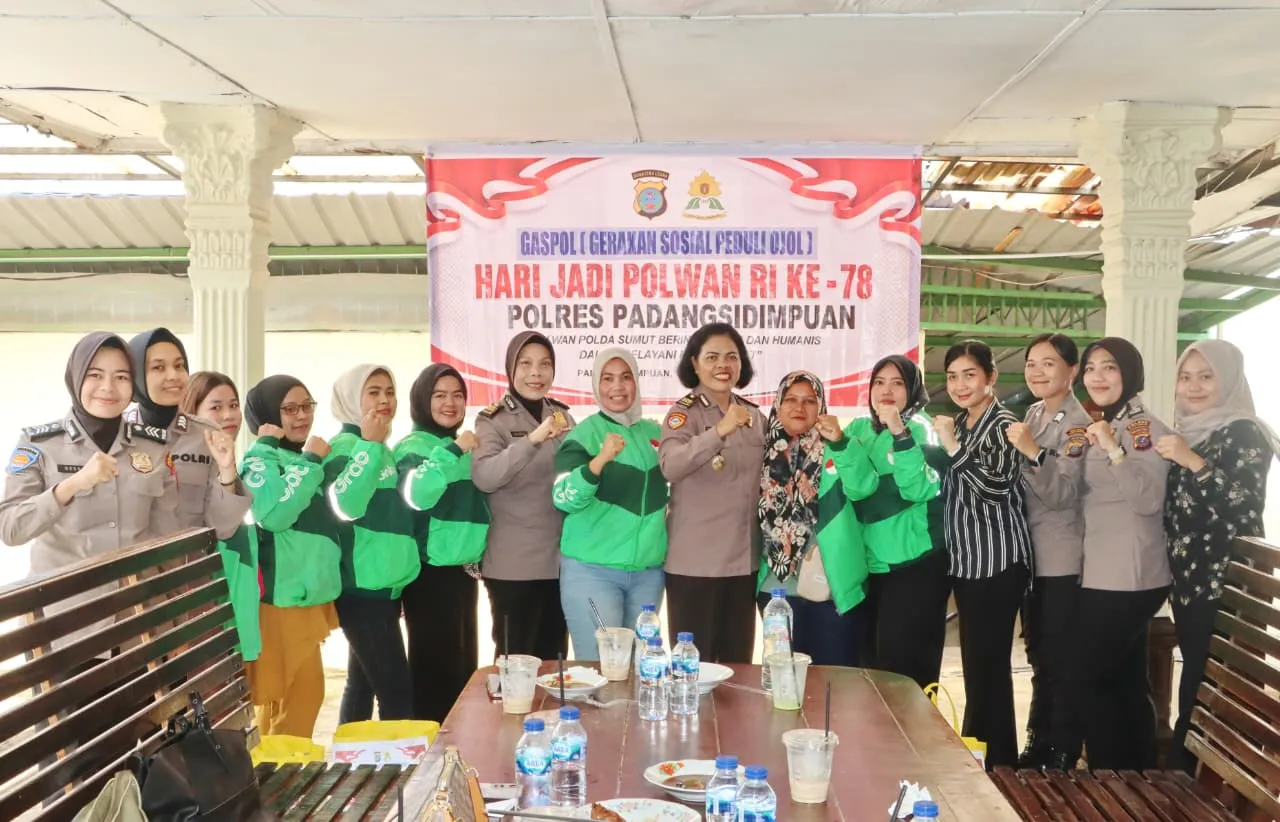 Polwan Polres Padangsidimpuan Gelar Bhakti Sosial