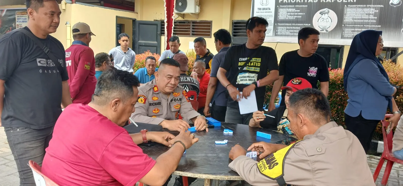80 Peserta Semarakkan Turnamen Dam Batu Ceria di Polsek Medan Labuhan