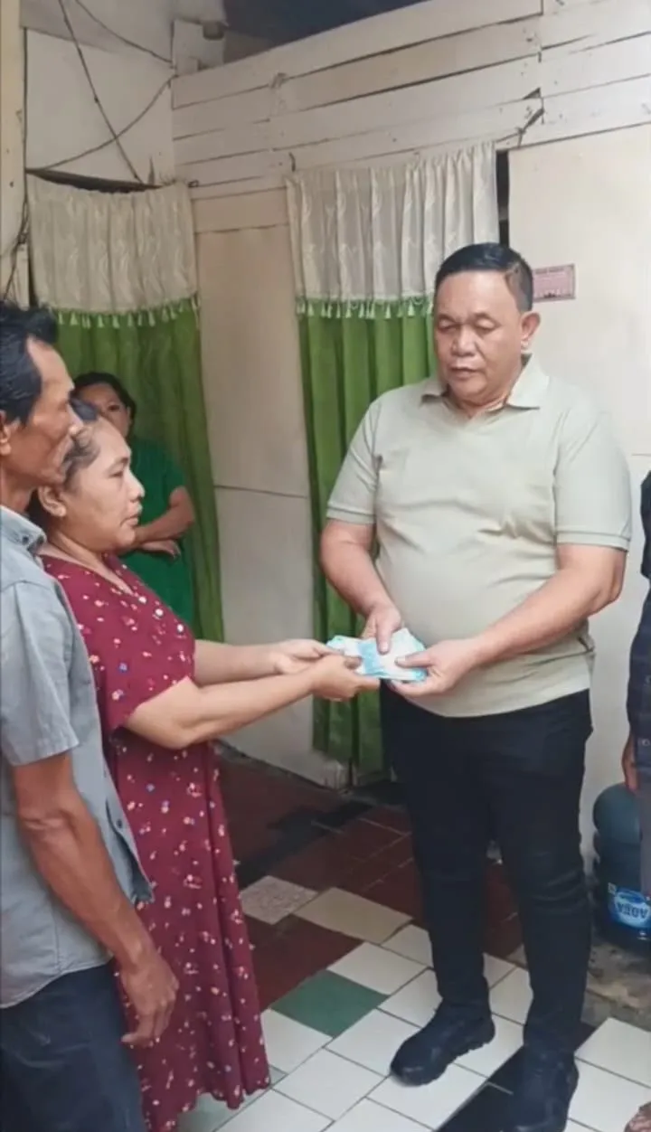 Lagi, Dahnil Ginting Bantu Warga Korban Angin Puting Beliung di Sampali