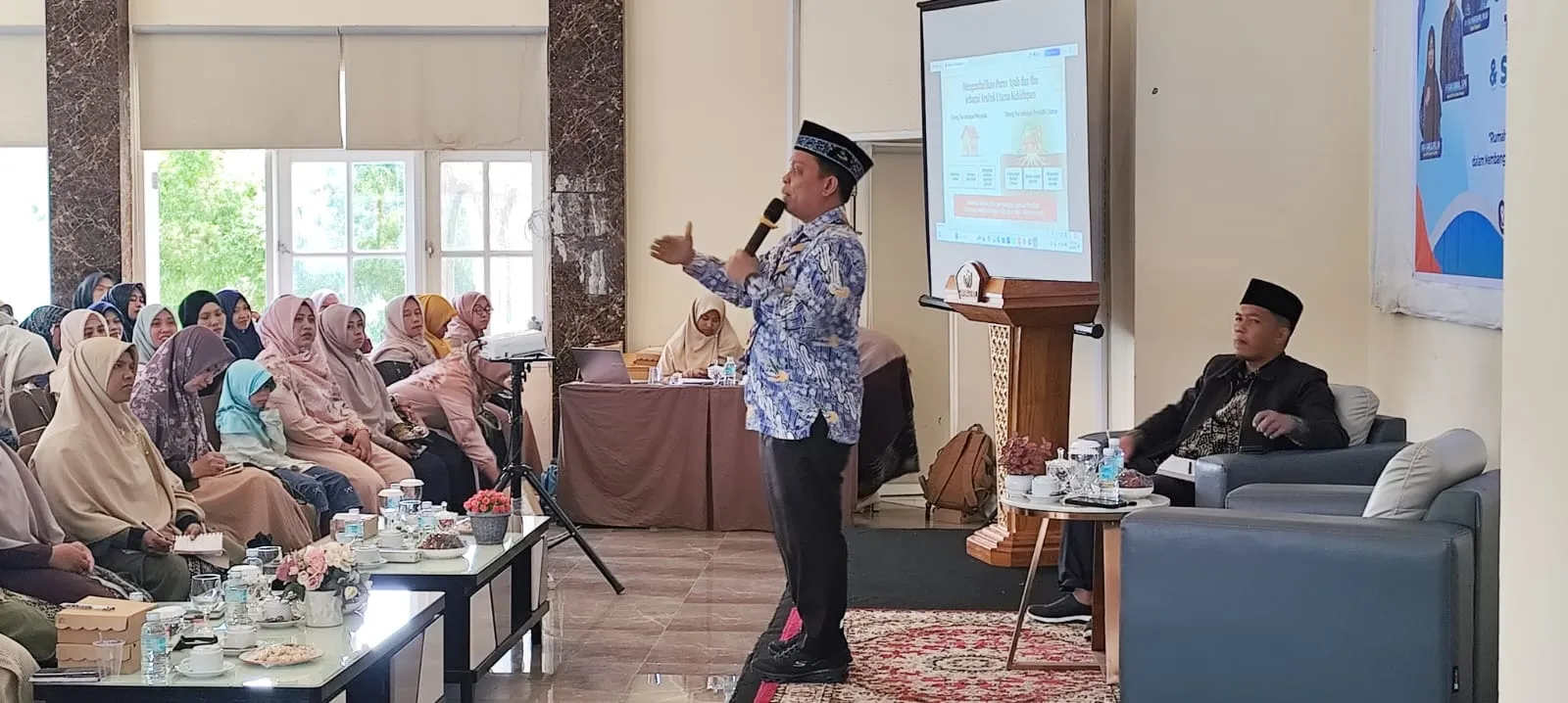 282 Wali Murid Ikuti Parenting Akbar Az Zahra Takengon
