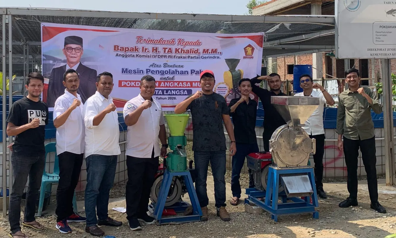 Pokdakan Angkasa Muda Terima Bantuan Mesin Produksi Pakan dari TA Khalid