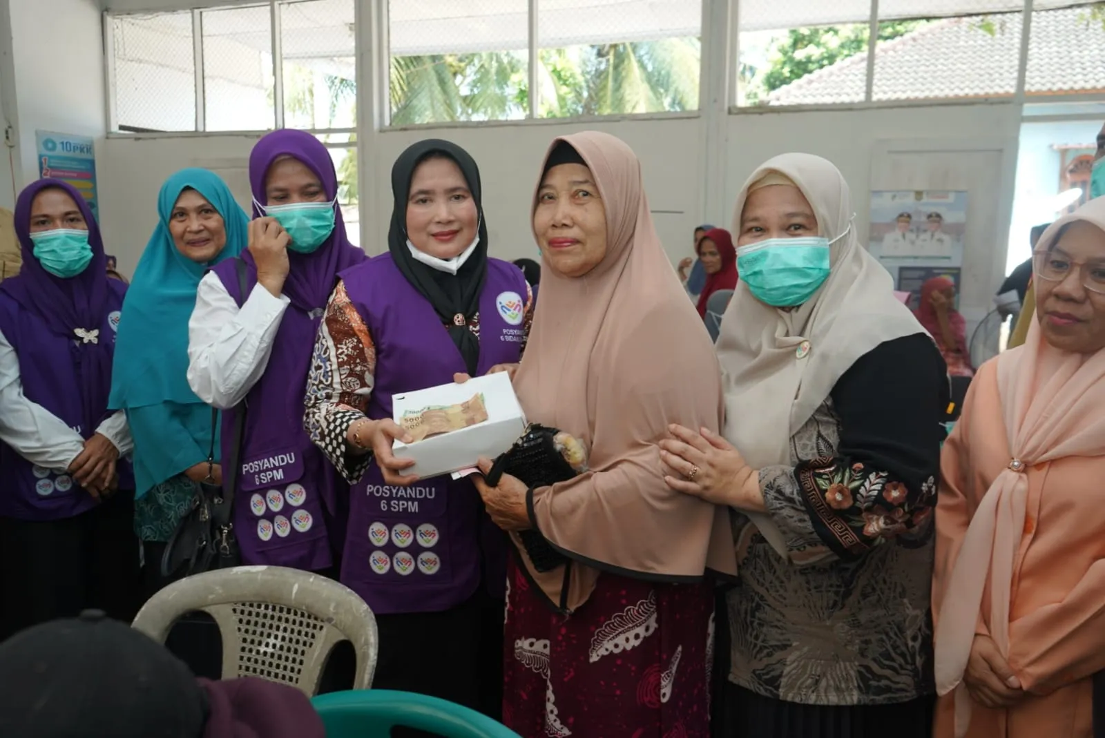 Ketua TP Posyandu Asahan Tinjau Pelayanan dan Tracing TBC di Teluk Dalam, Serahkan Bantuan Baznas