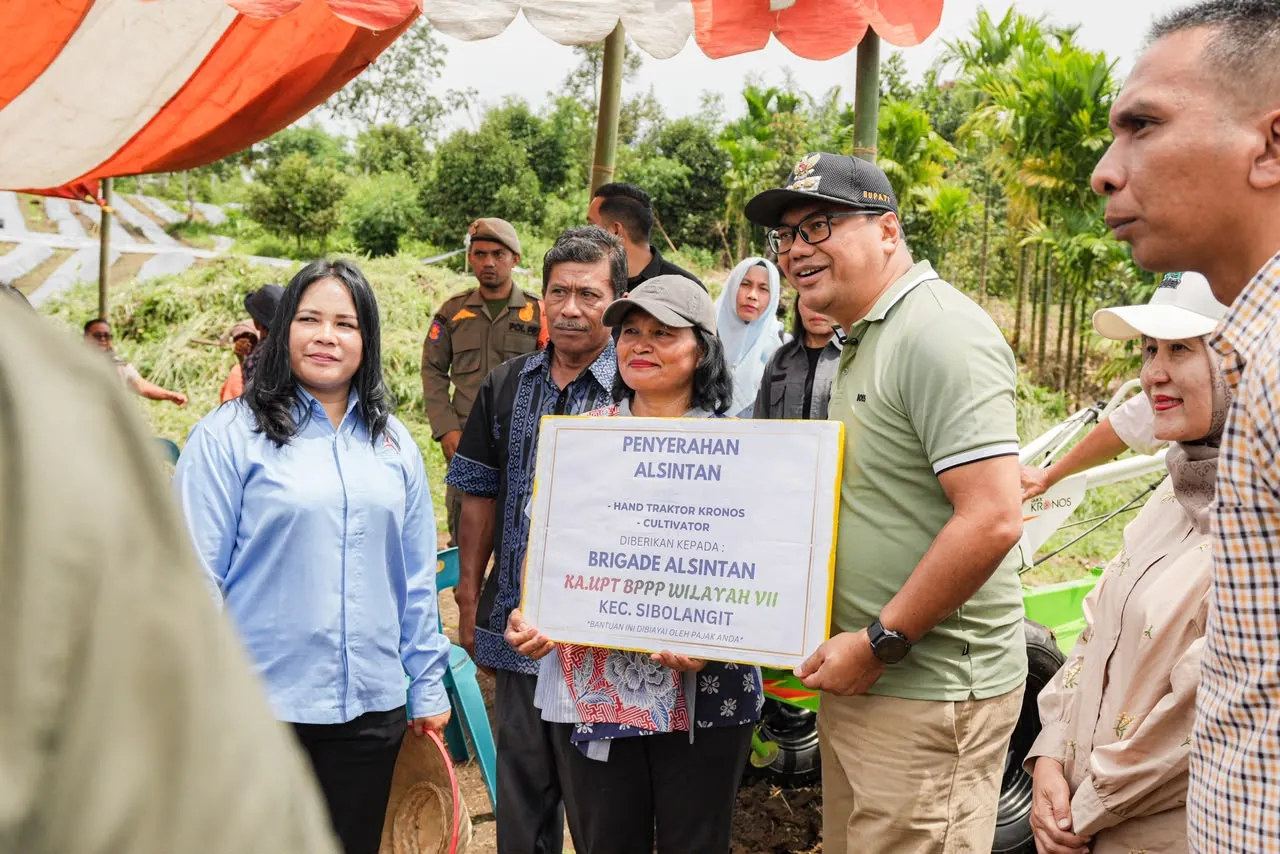 Asri Ludin Tambunan Berikan Lahan Pinjam Pakai Guna Dongkrak Pendapatan Petani Cabai Sibolangit