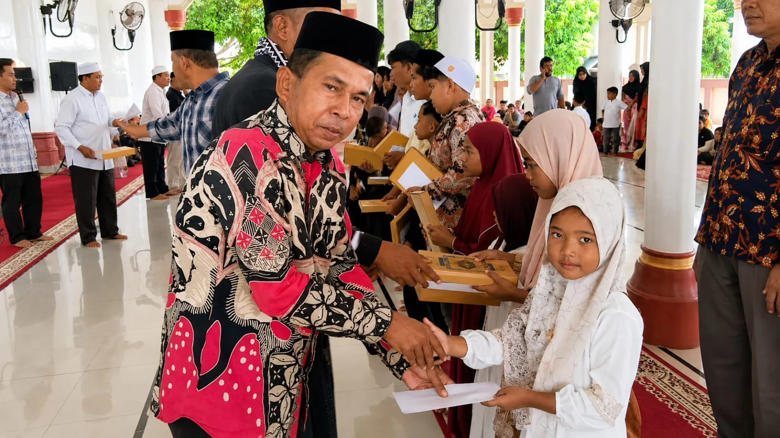 Maulid Lampoih Saka, Yatim Terima Santunan