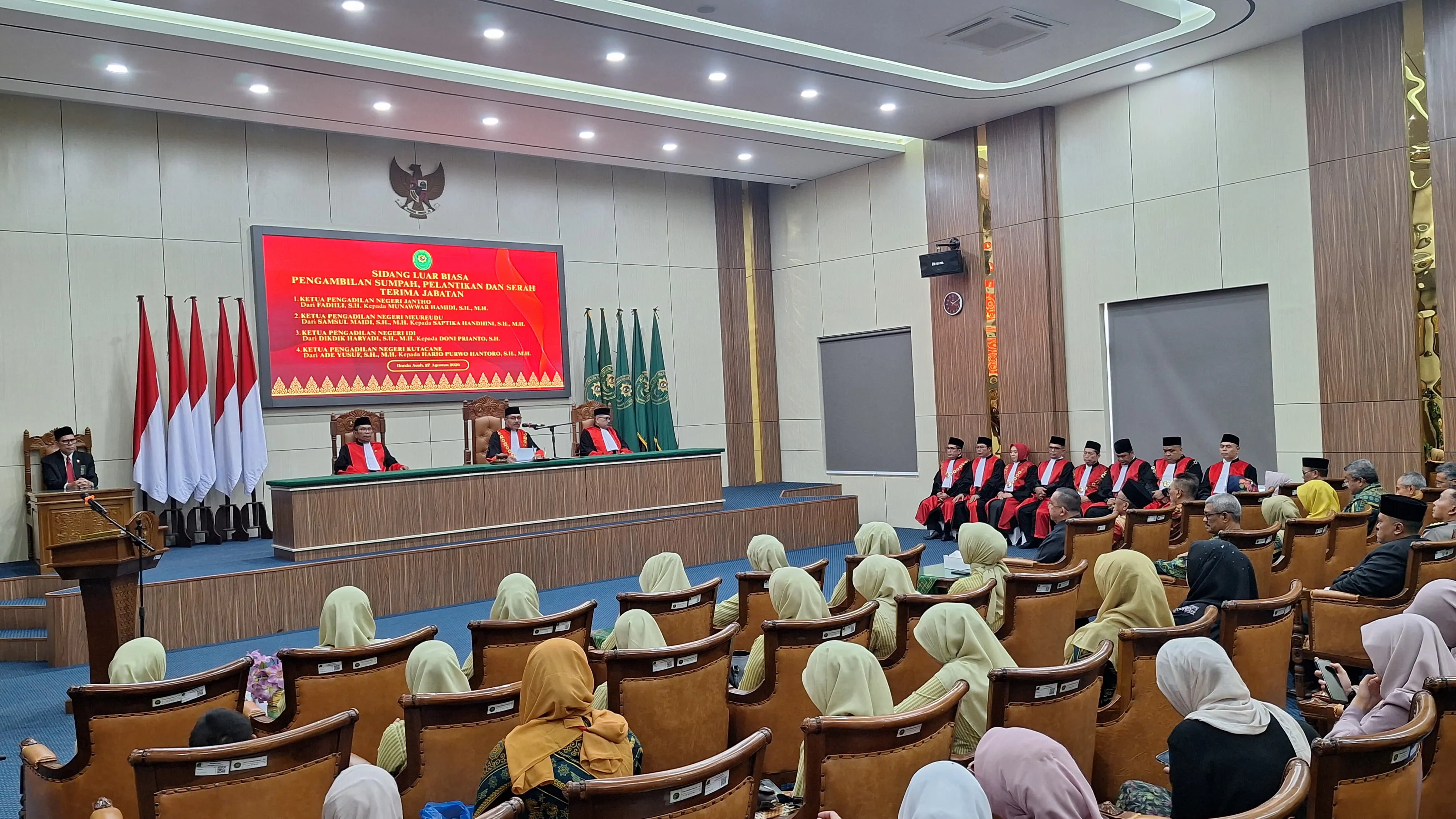 KPT Banda Aceh Pimpin Sidang Luar Biasa, Pengambilan Sumpah, Pelantikan dan Sertijab 8 KPN di Aceh