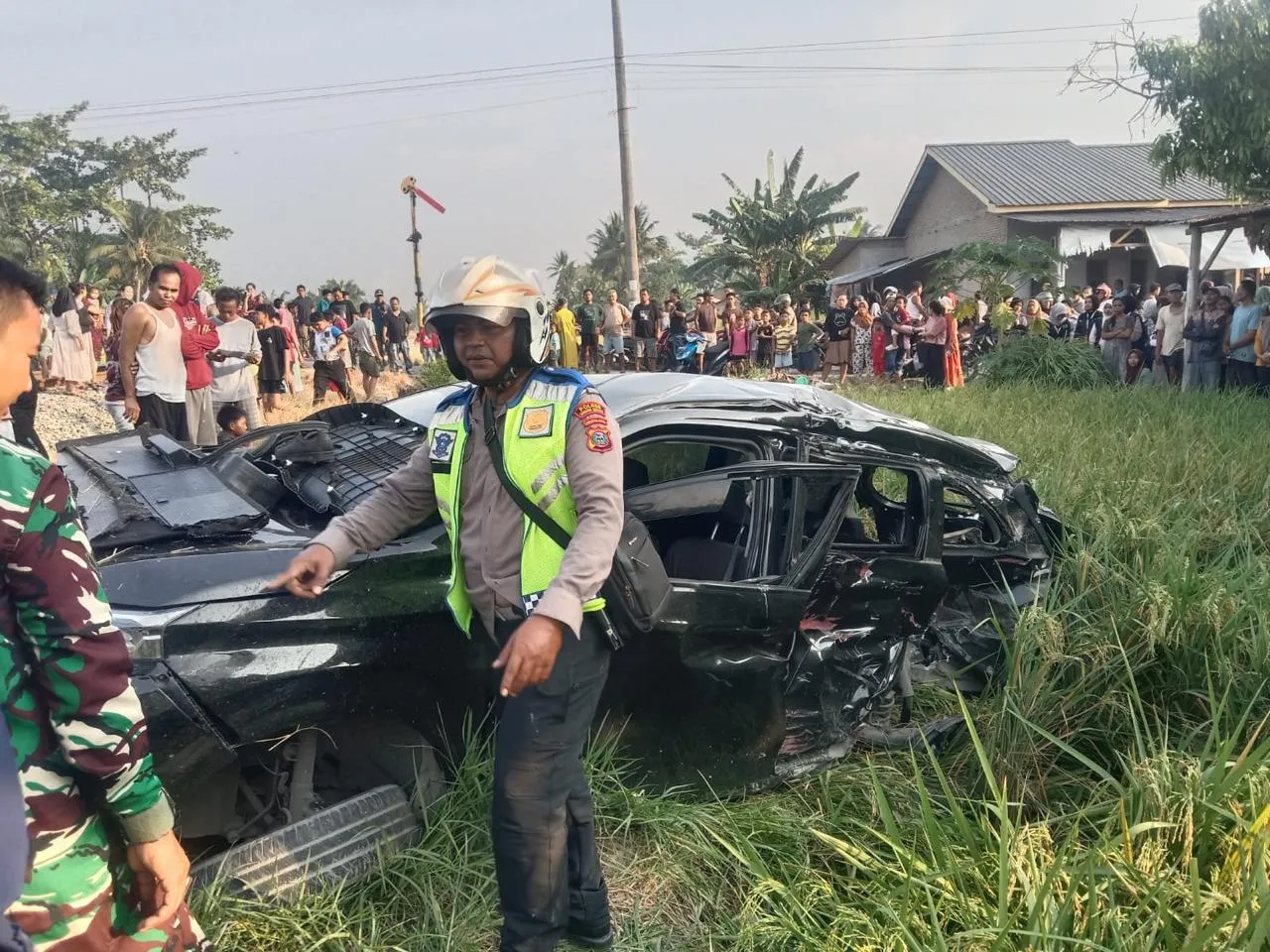 Avanza Tertabrak Kereta Api di Sei Bamban, Satu Tewas, Dua Terluka