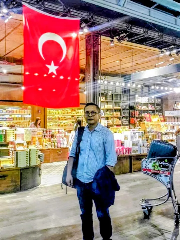 Ketika Gletser Himalaya Runtuh: Belajar Resiliensi dari Bencana Tibet-Nepal untuk Indonesia