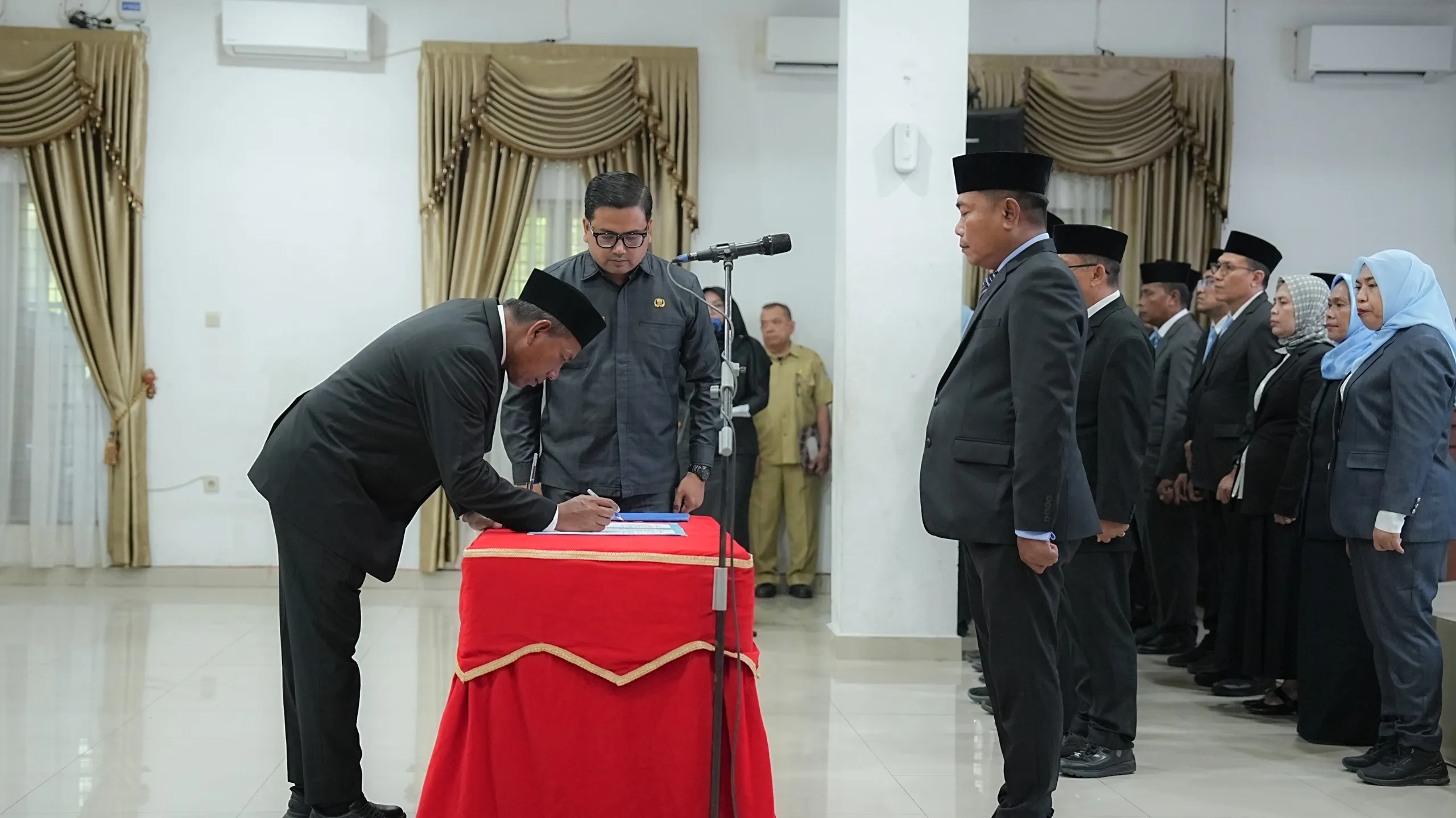 Wabup Deliserdang Lantik Lima  Pejabat Pimpinan Tinggi Pratama dan 12 Fungsional