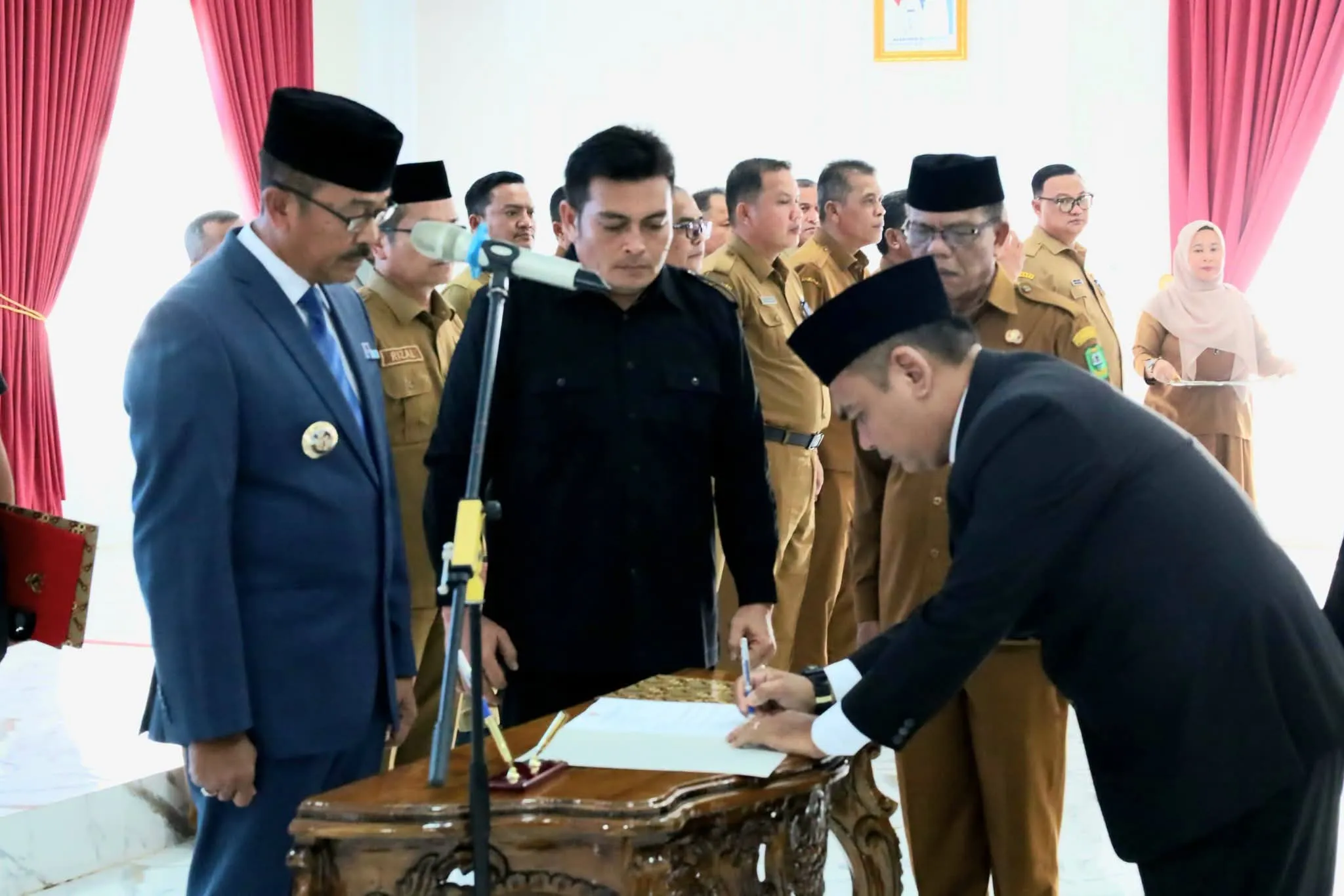 Randuk Siregar Kepala BPKAD, Bupati Madina Lantik 9 Pejabat Eselon II