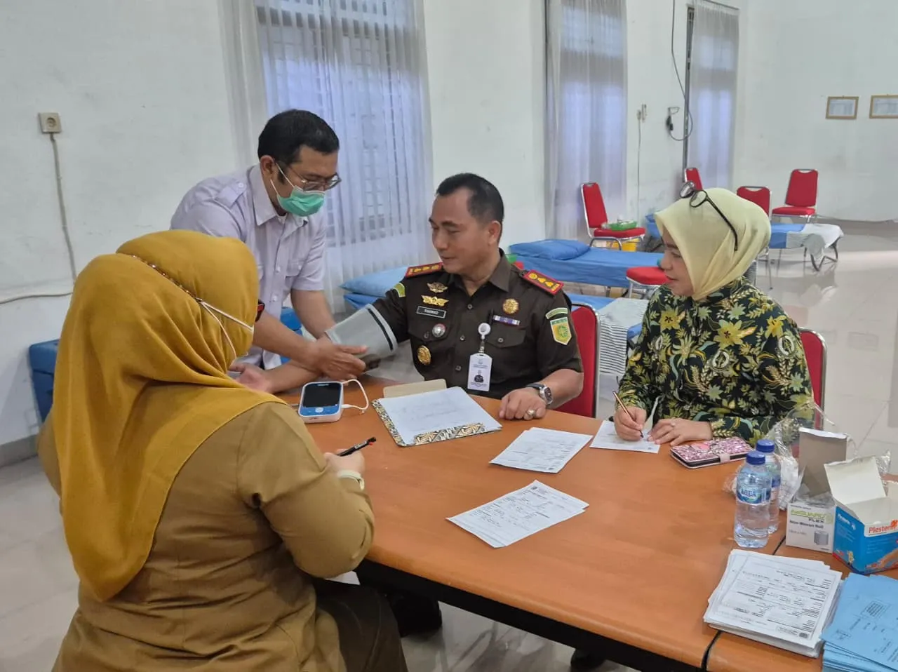 Harlah ke-81 Tahun, Kejari Sergai Donorkan Darah dan Salurkan Bansos