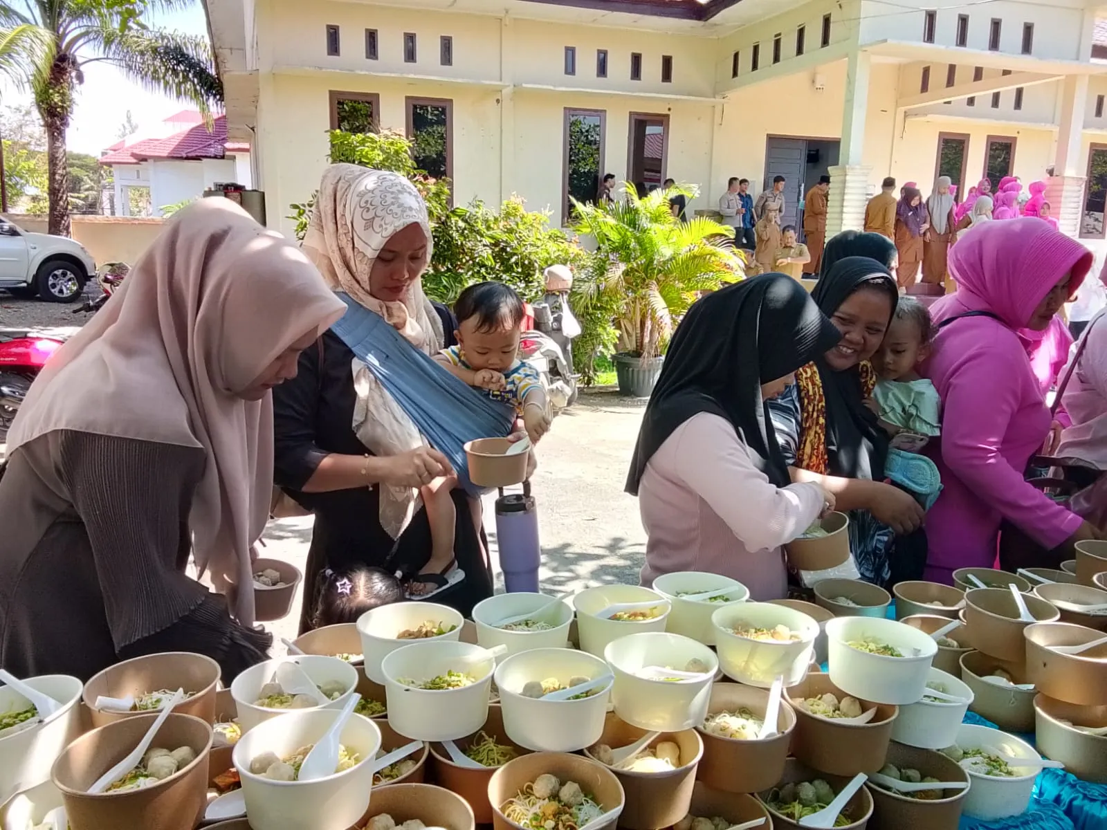 DKP Aceh Salurkan 21 Ton Ikan dan 600 Porsi Bakso Ikan untuk Dukung Penanganan Stunting di Nagan Raya